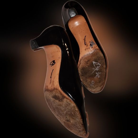 Salvatore Ferragamo Barbie Black Shiny Pumps with Gold Decal Women's 7.5 - Picture 5 of 10